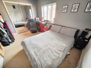 Bedroom- click for photo gallery